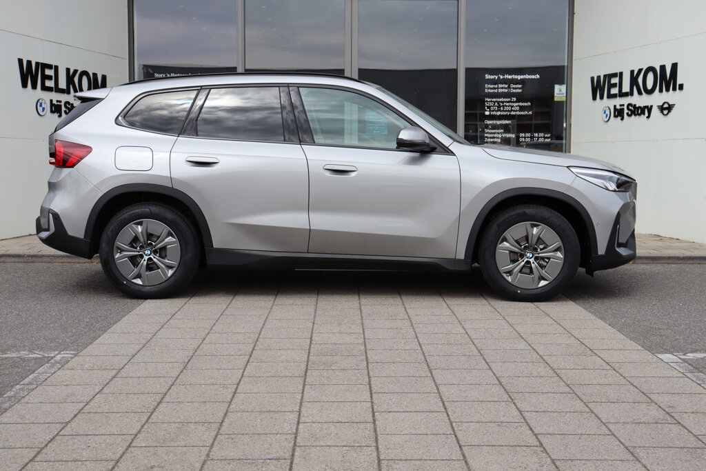 BMW X1 8