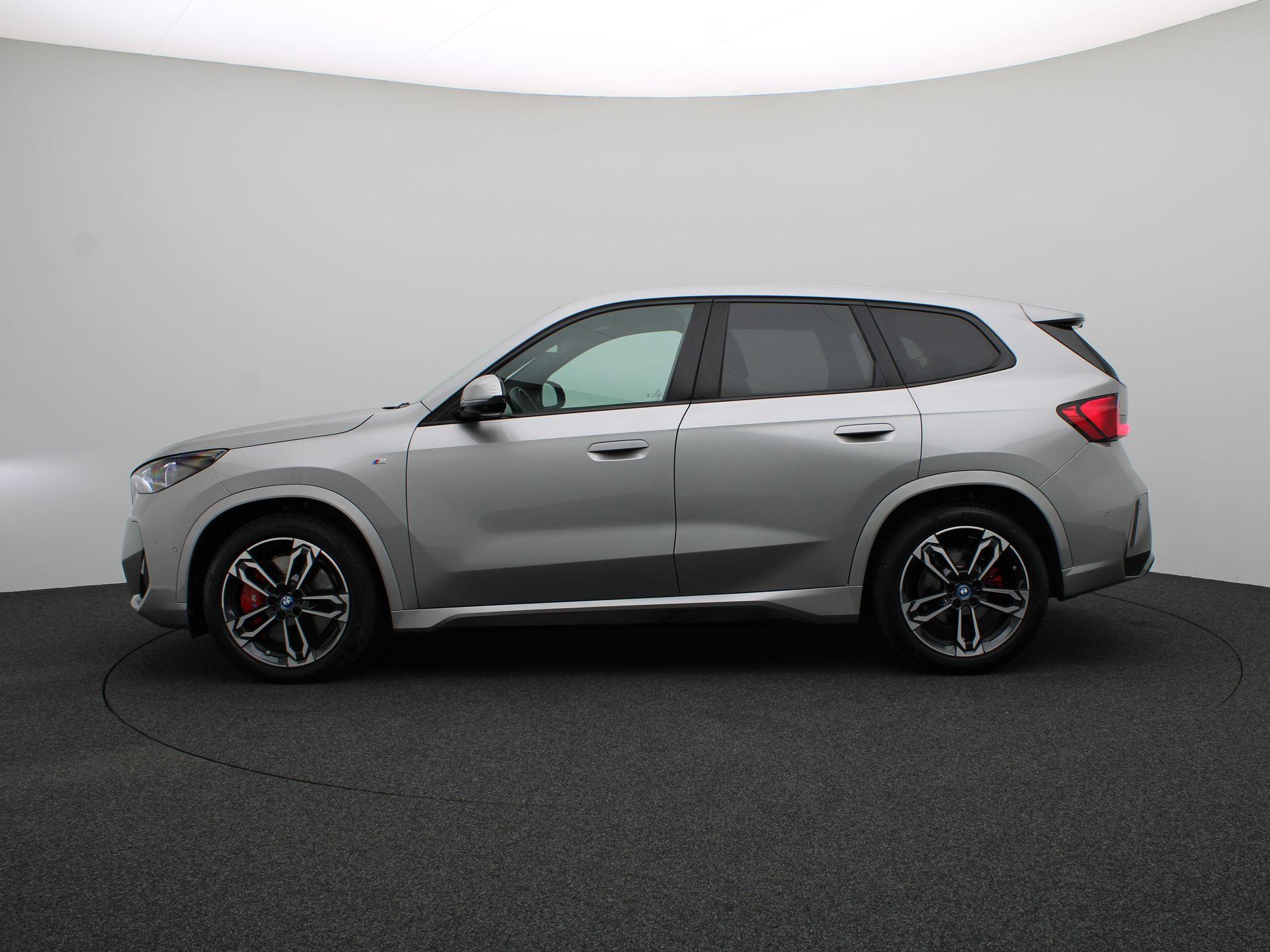 BMW iX1 eDrive20 - Afbeelding 4