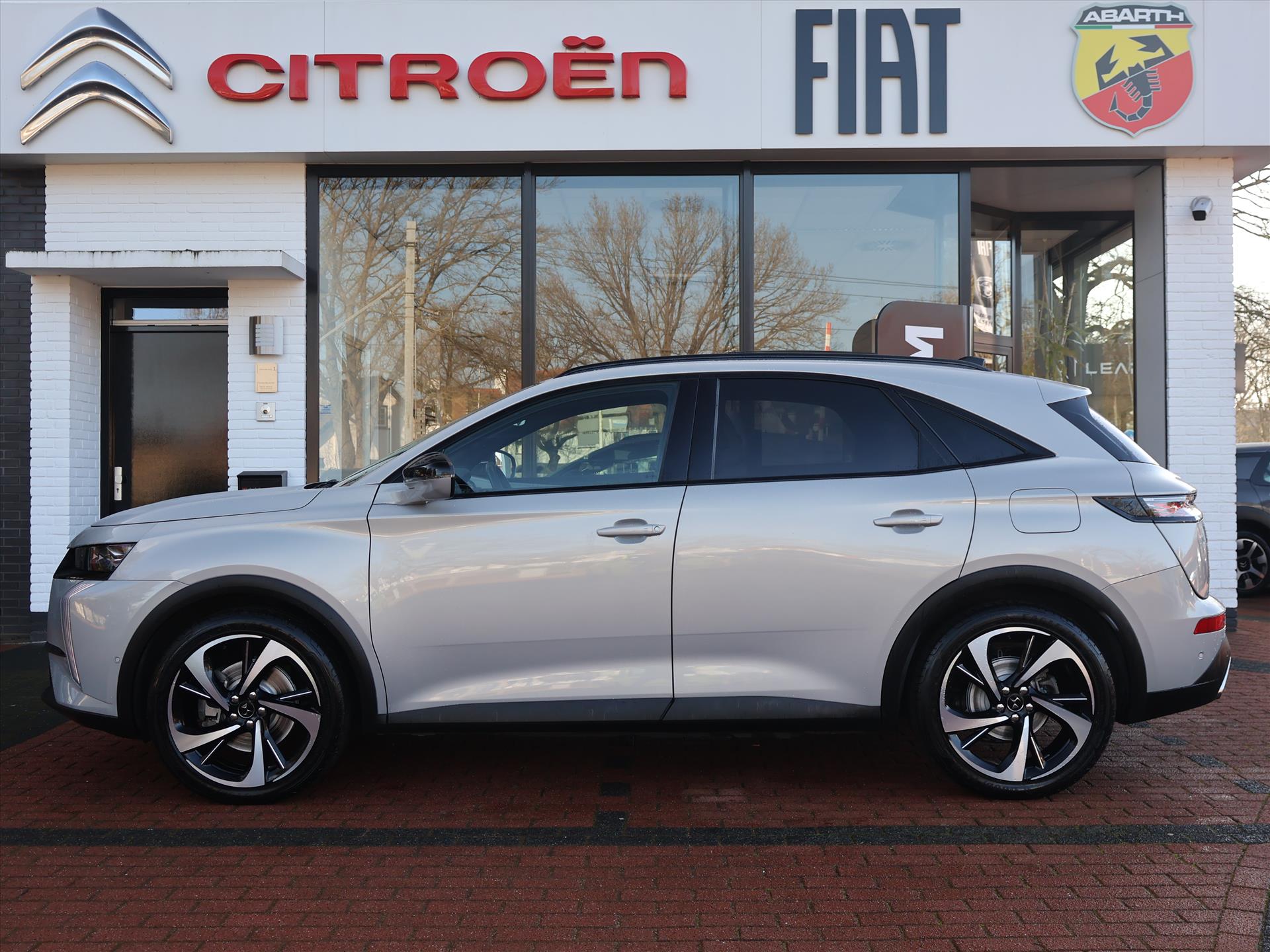 DS DS 7 E-Tense Plug-in Hybride 300PK 4x4 e-EAT8 Automaat Étoile, Rijklaarprijs | Panoramadak | Leder | Focal HiFi | Camera 360 - Afbeelding 3