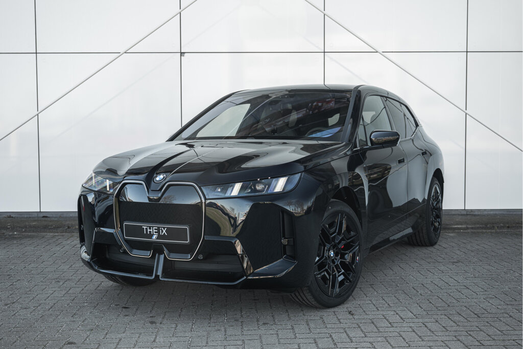 BMW iX 1