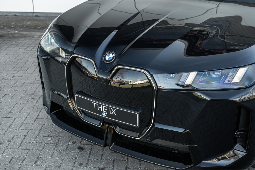 BMW iX 5