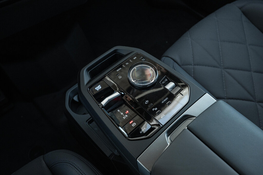 BMW iX 12
