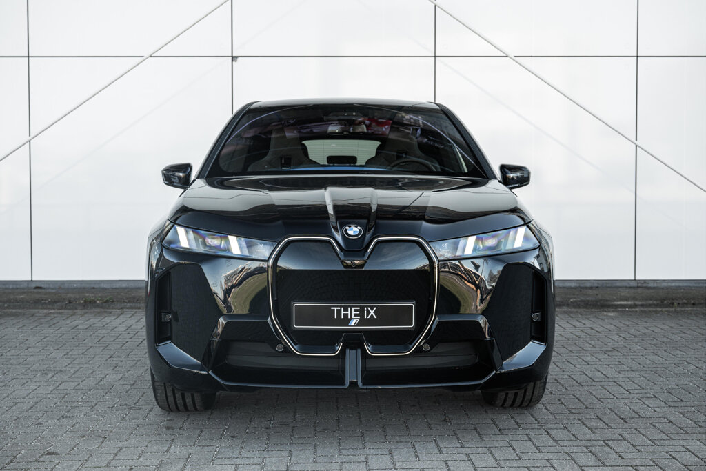 BMW iX 14