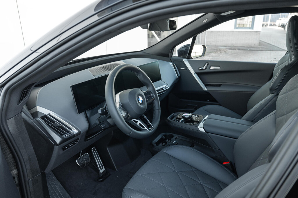 BMW iX 28