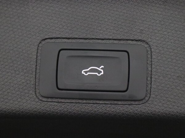 elektrisch bedienbare achterklep met sensorsturing