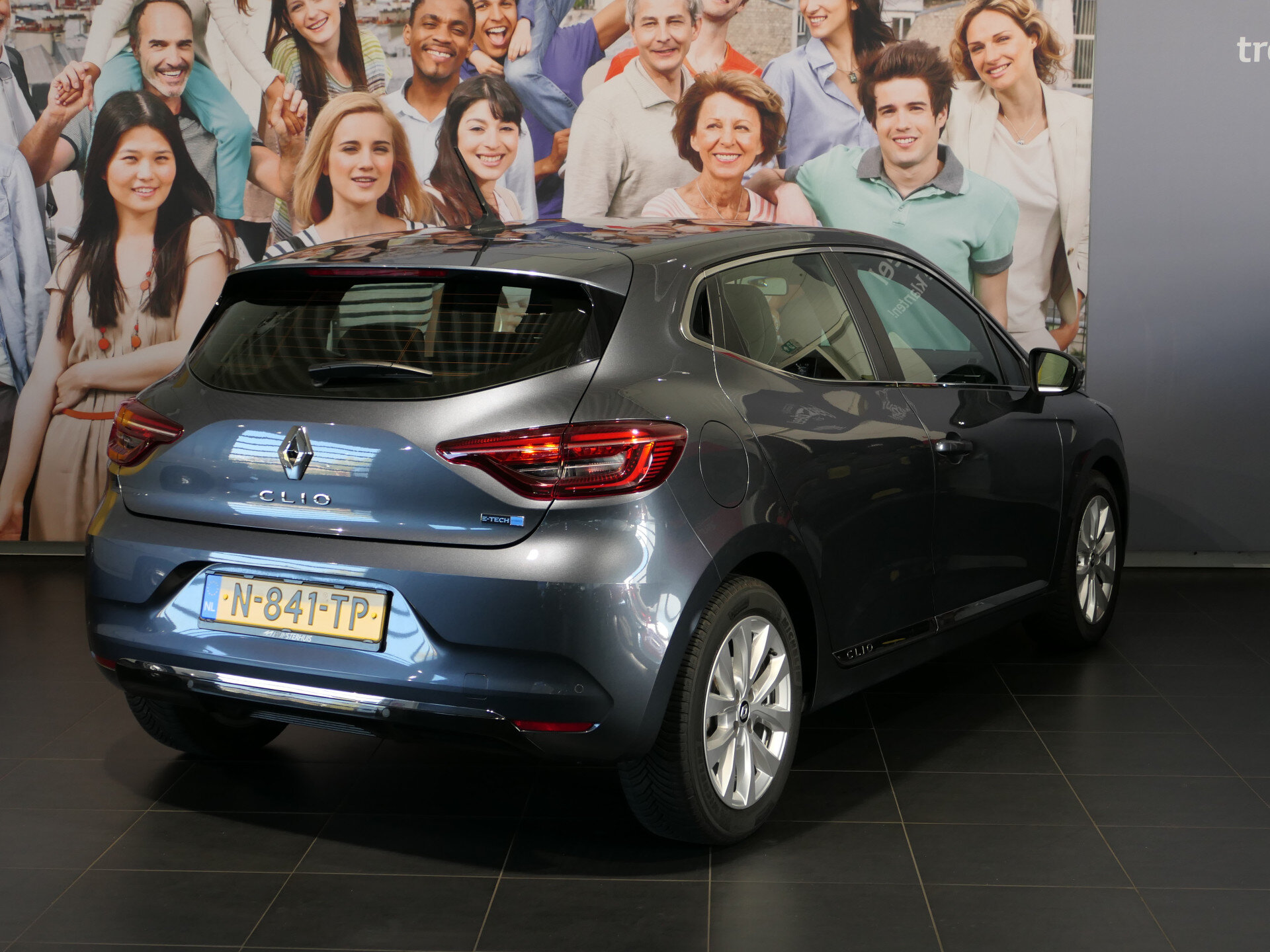 Renault Clio 1.6 E-Tech Hybrid 140 Intens - Occasion Lease vanaf €444 p/m - - Afbeelding 3