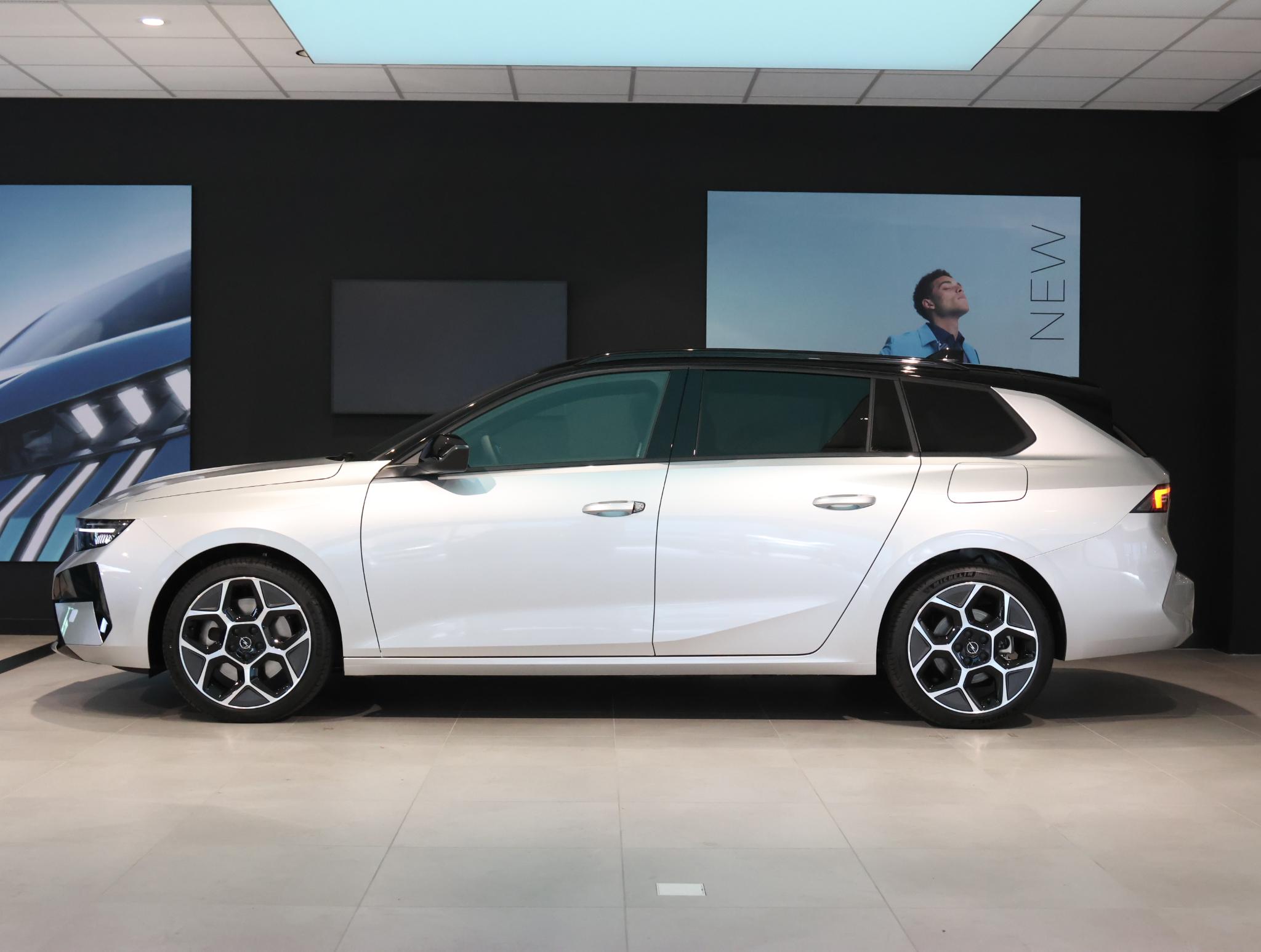 Opel Astra Sports Tourer Ultimate Plug-in Hybrid 195 pk Automaat - Afbeelding 2