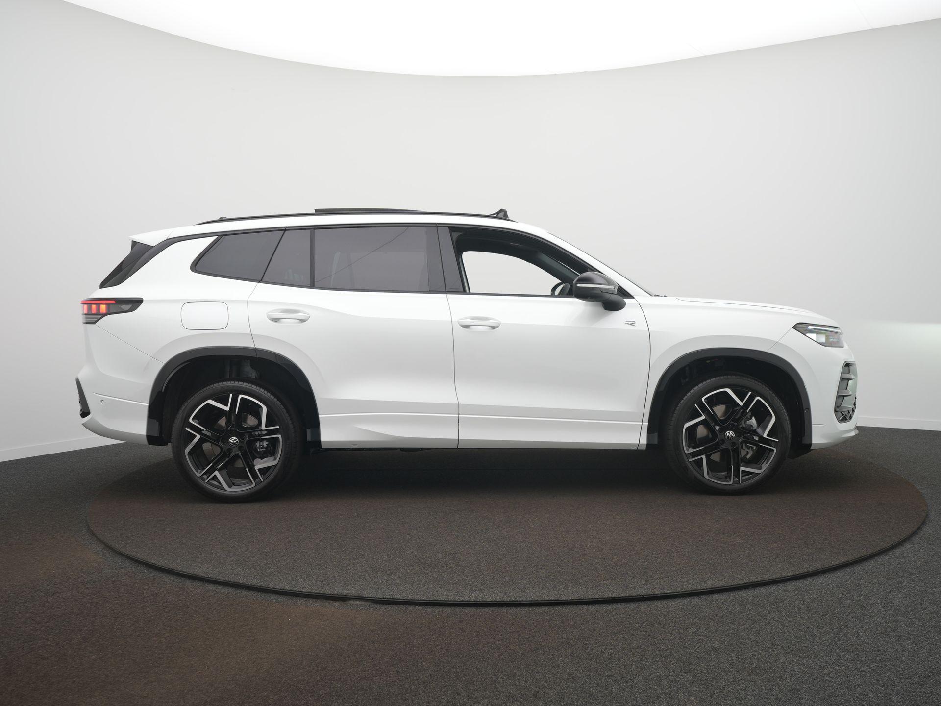 Volkswagen Tayron R-Line Edition 1.5 eHybrid 150 kW / 204 PK SUV 6 v - Afbeelding 4