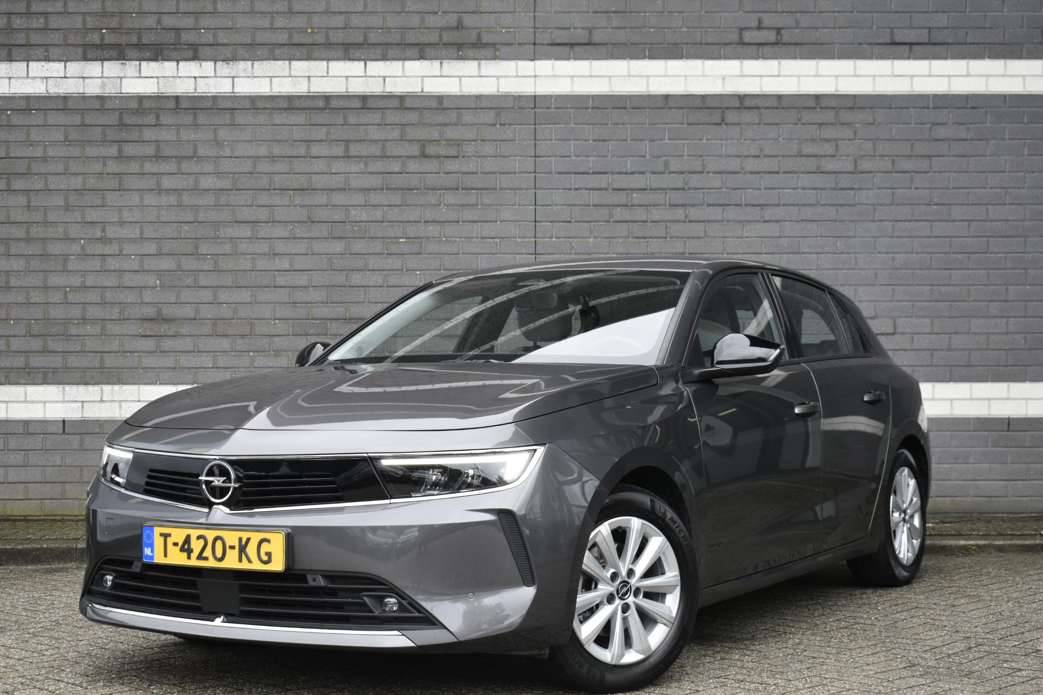 Opel Astra 1.2T Edition