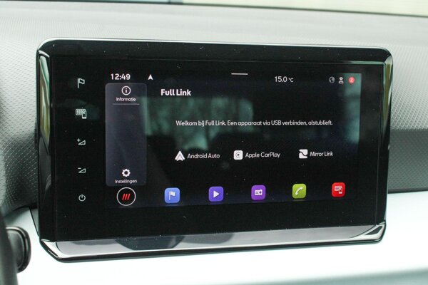 Apple Carplay/Android Auto Apple Carplay/Android Auto
