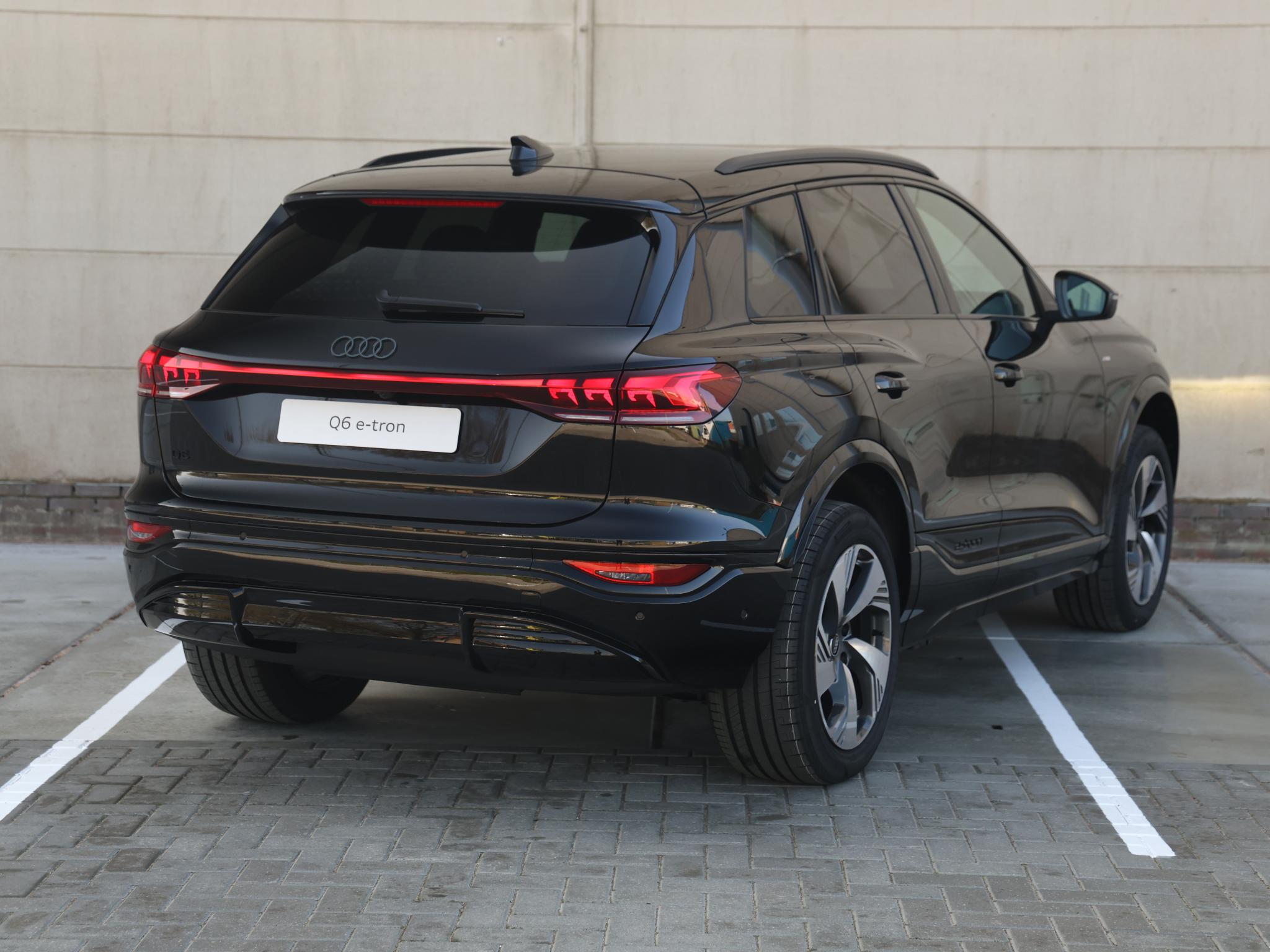 Audi Q6 e-tron S edition | 83Kwh | 252 PK SUV - Afbeelding 5