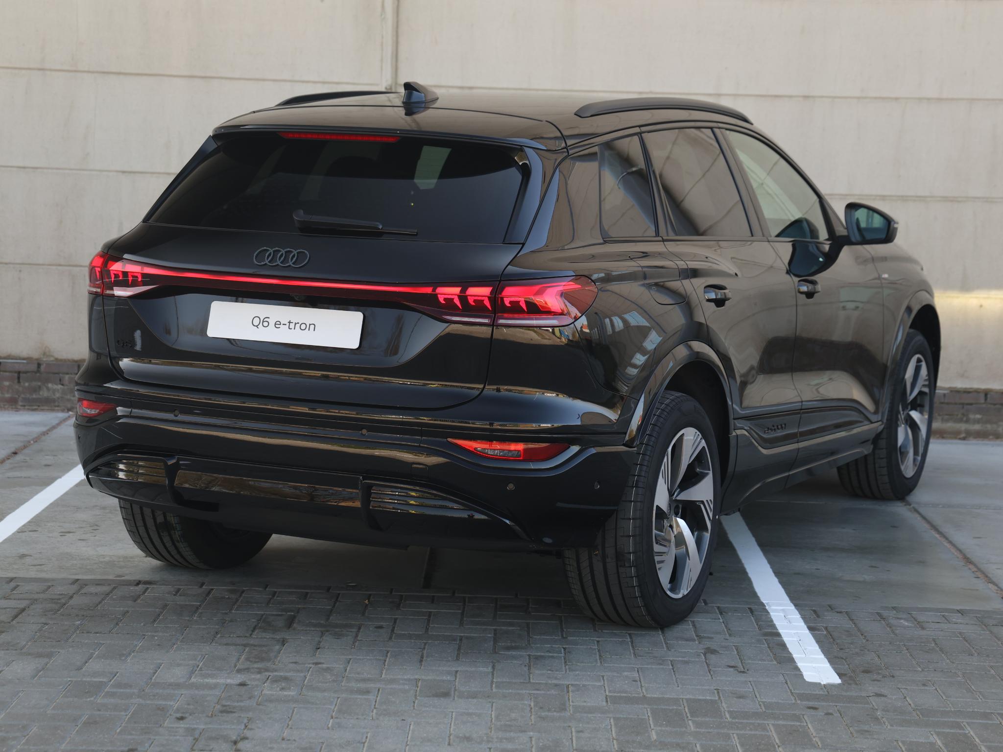 Audi Q6 e-tron S edition | 83Kwh | 252 PK SUV - Afbeelding 5