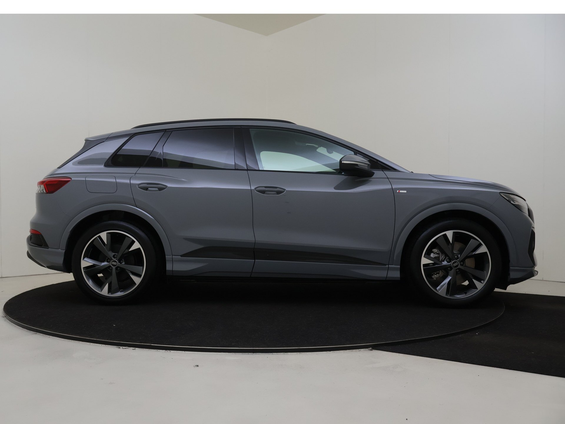 Audi Q4 e-tron 45 quattro S edition Competition - Afbeelding 3