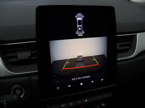Parkeersensoren achter met achteruitrijcamera en sonische weergave