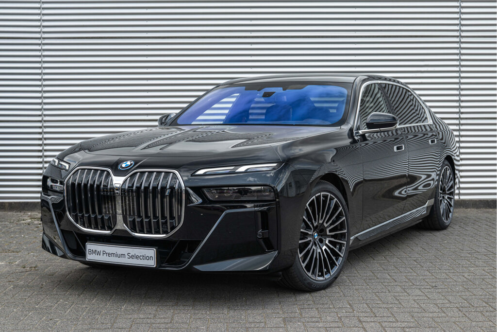 BMW i7 1
