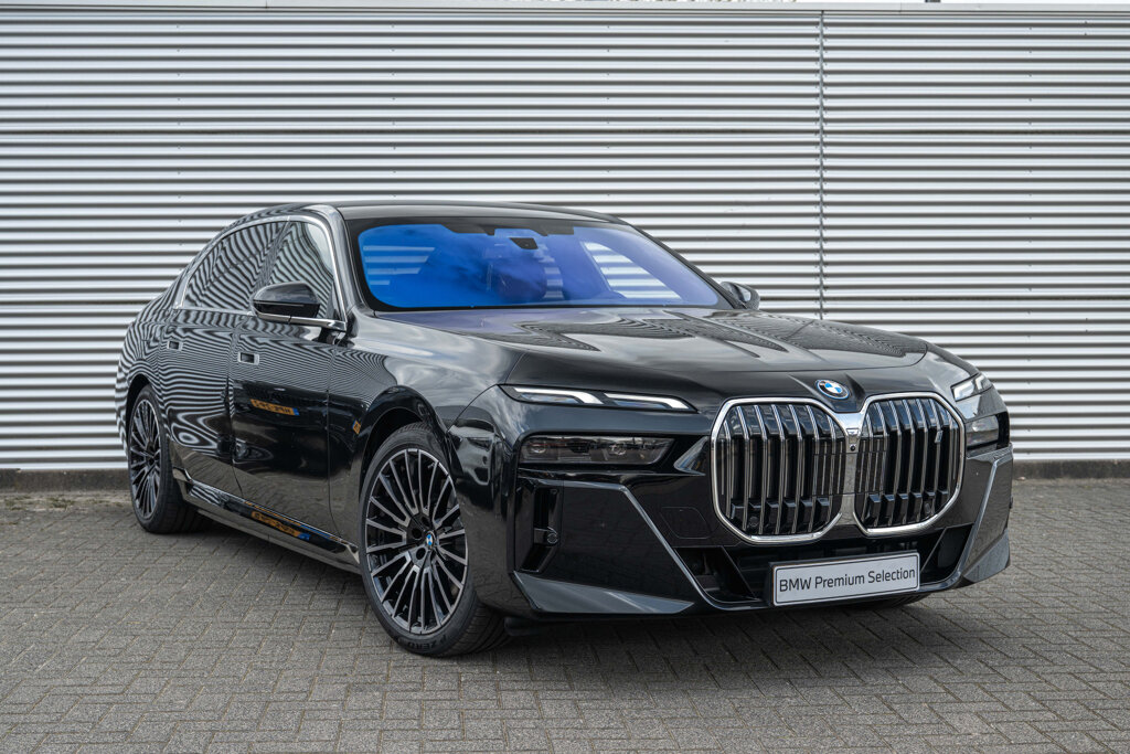 BMW i7 7