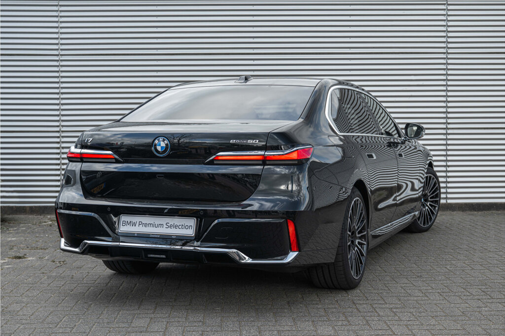 BMW i7 10