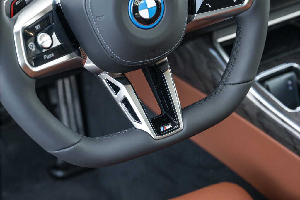 BMW i7 18