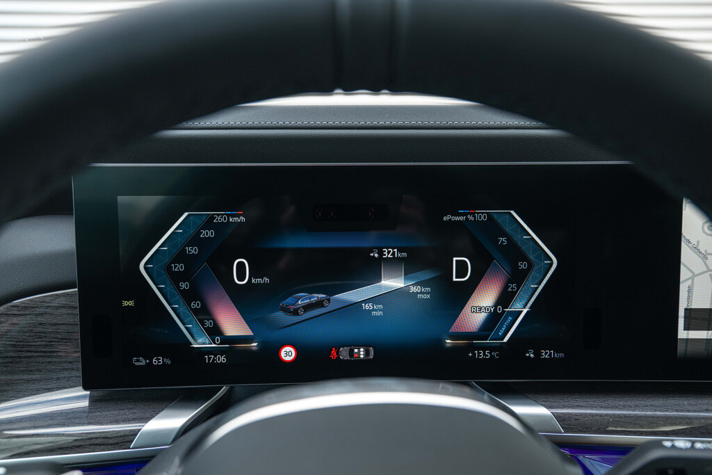 BMW i7 21