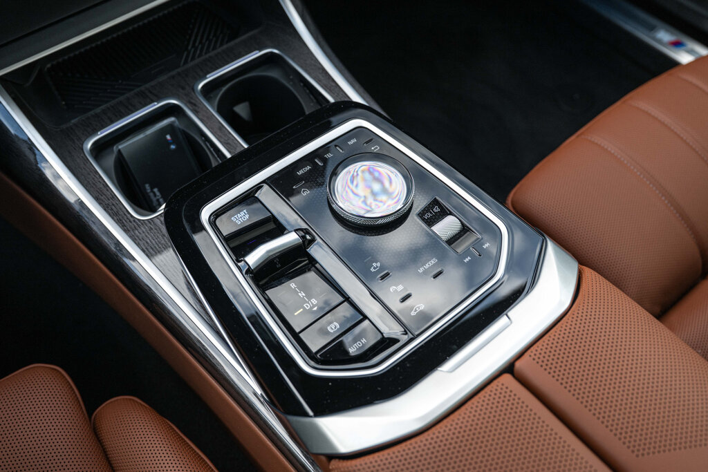 BMW i7 26