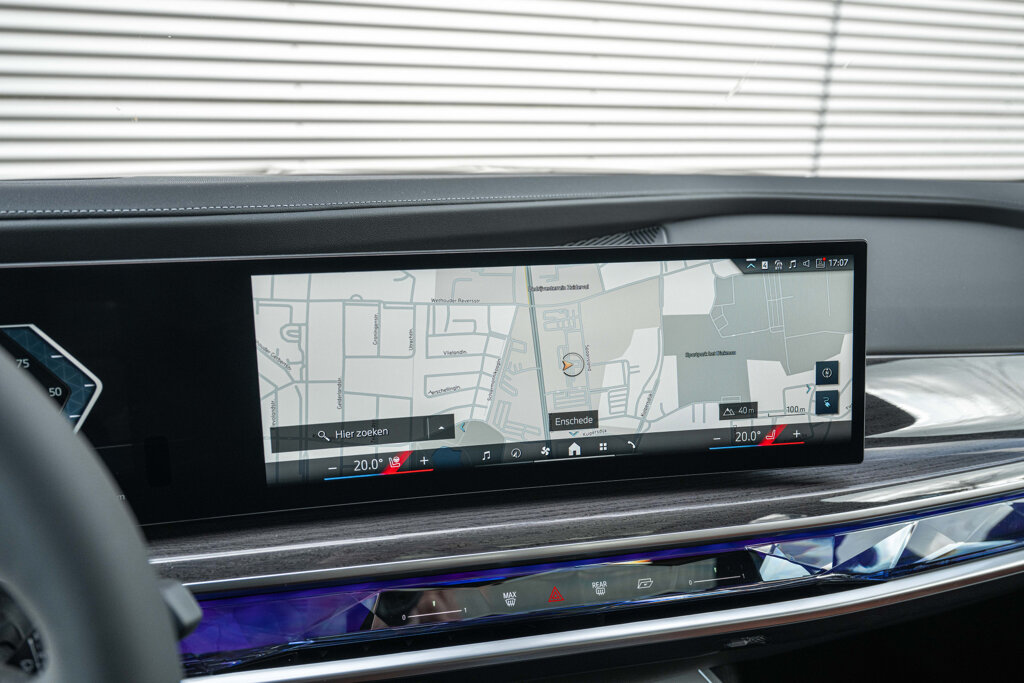 BMW i7 28