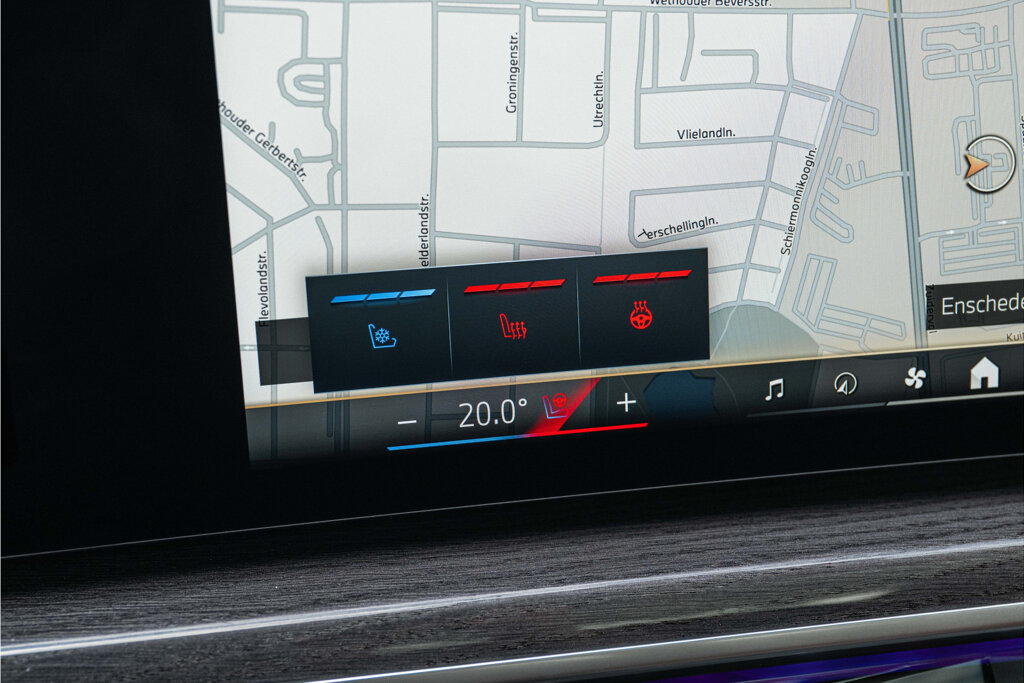 BMW i7 32