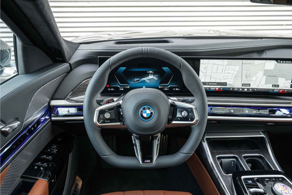 BMW i7 35