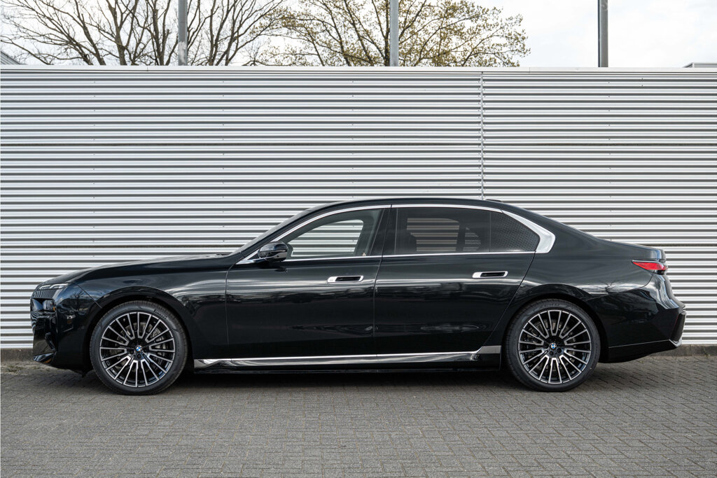 BMW i7 41