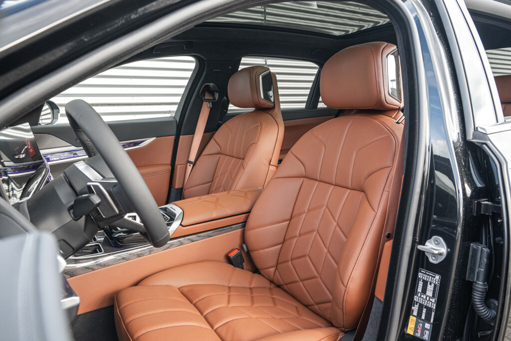 BMW i7 44