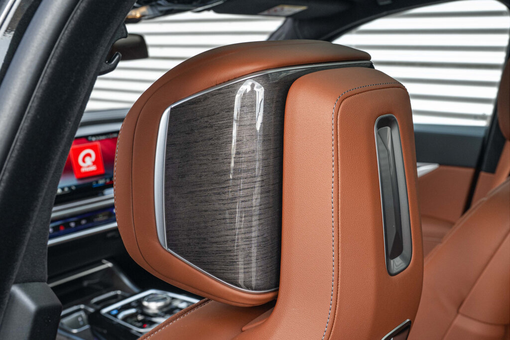 BMW i7 47