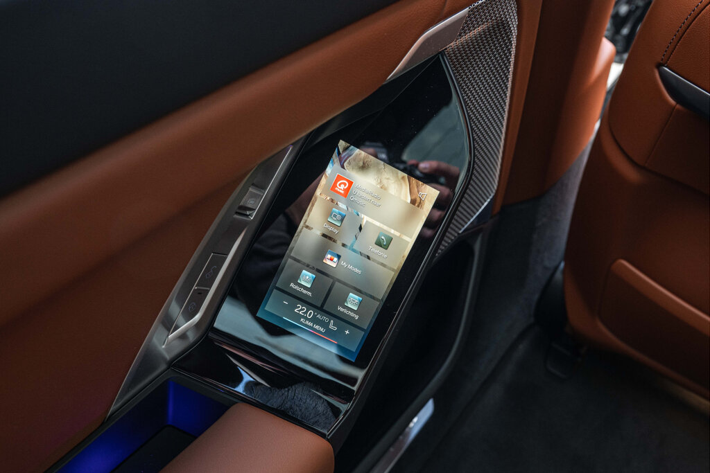 BMW i7 48