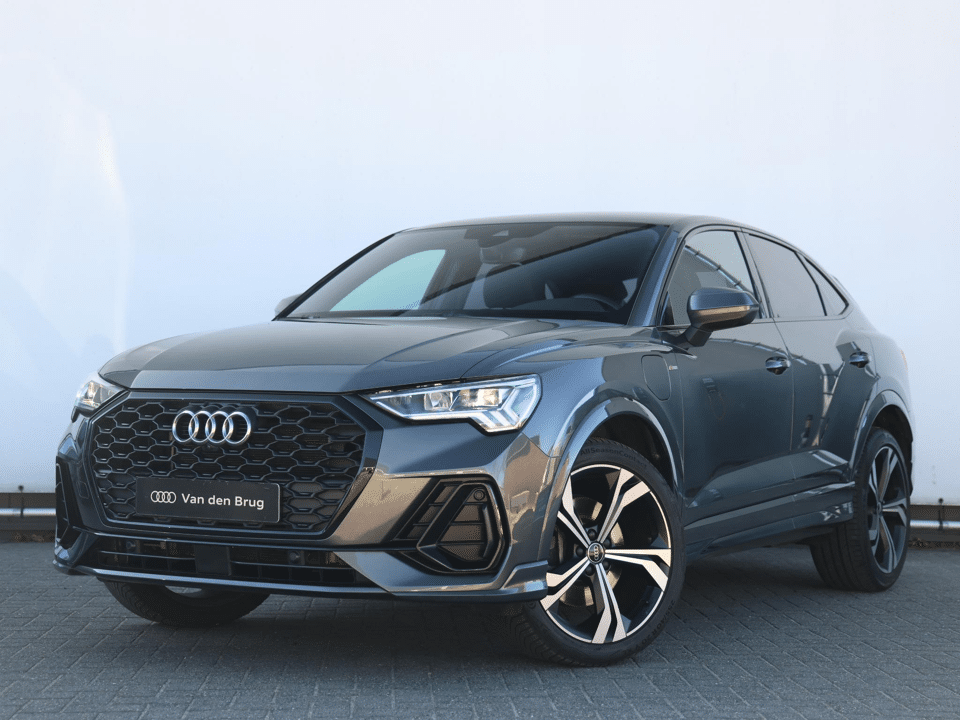 Audi Q3 Sportback 45 TFSI e Edition - Afbeelding 1