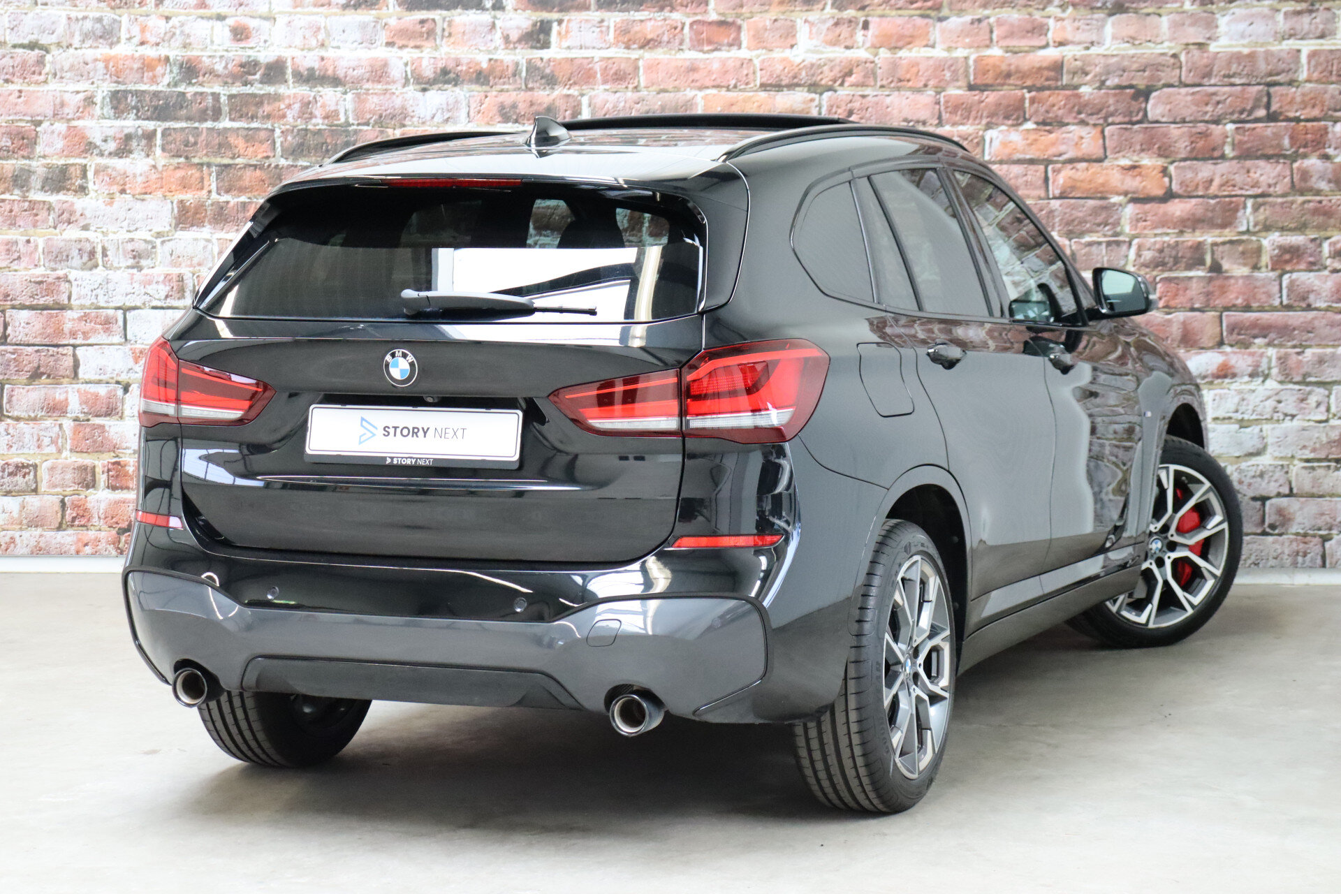 BMW X1 sDrive20i High Executive M Sport Pakket Automaat - Afbeelding 4