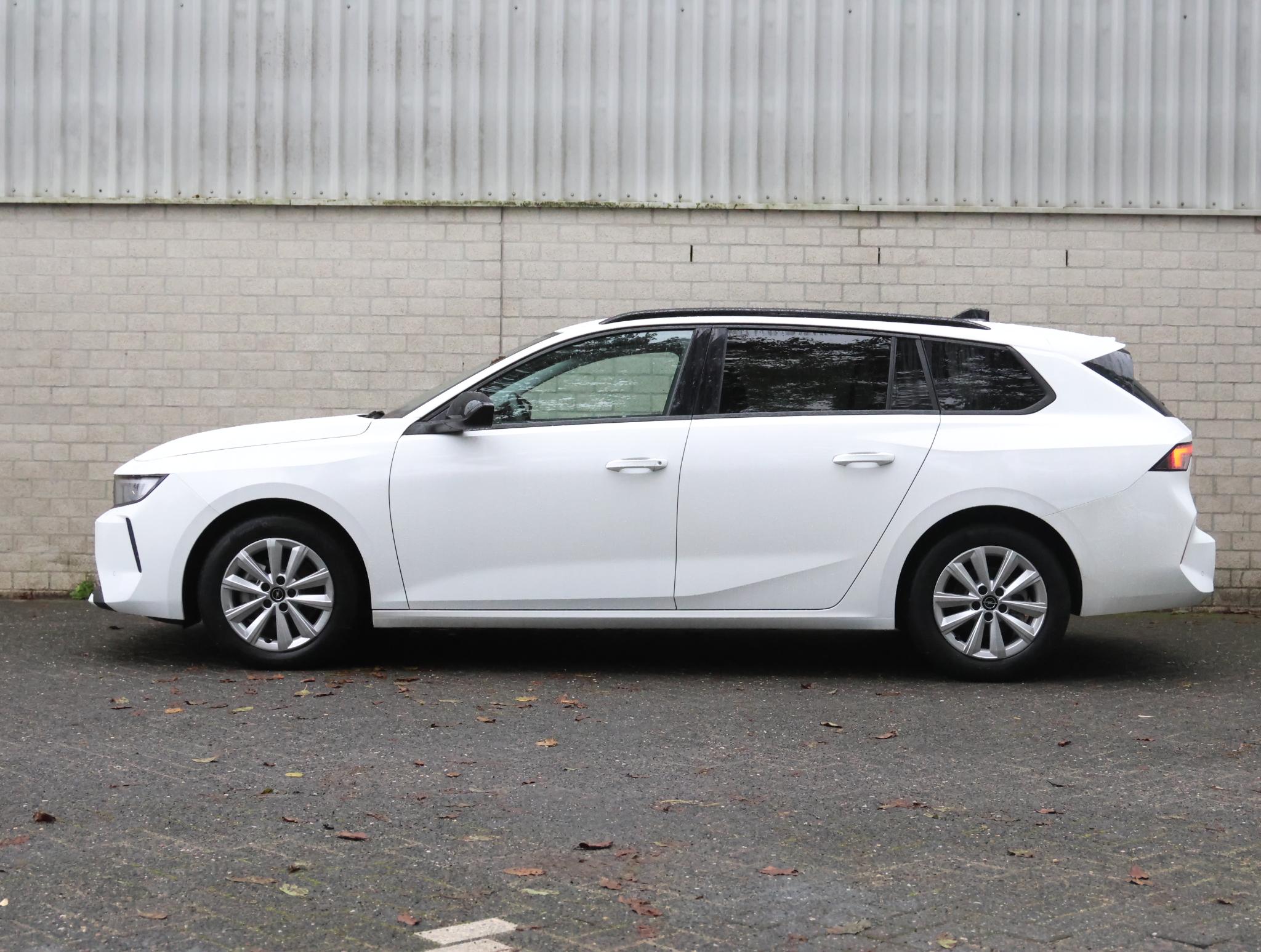 Opel Astra Sports Tourer 1.2 110PK Turbo Business Edition - Afbeelding 2