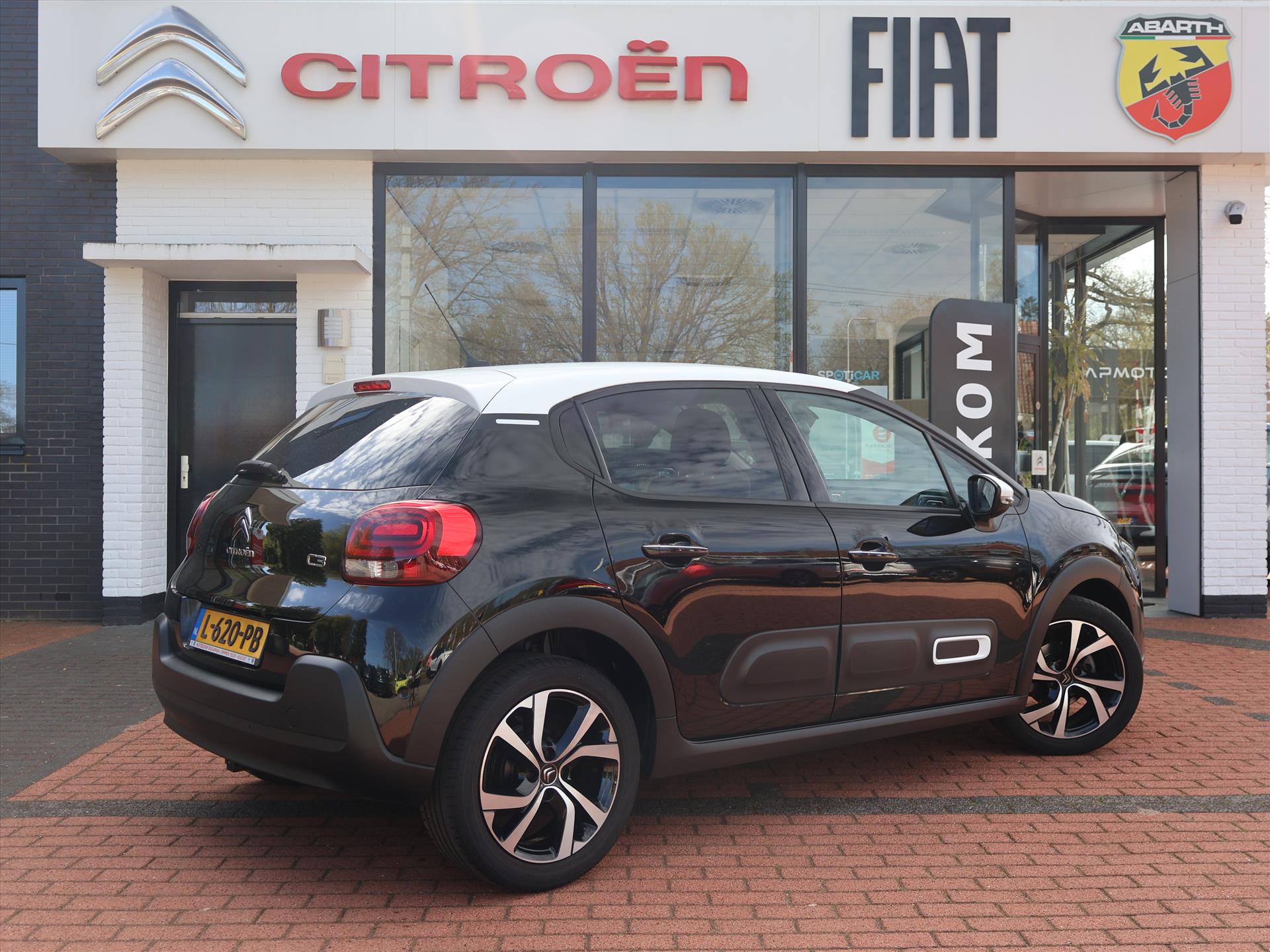 Citroën C3 PureTech 83PK S&S Shine, Rijklaarprijs | Trekhaak afn. | Navigatie | DAB+ | Achteruitrijcamera | Parkeersensoren v + a - Afbeelding 4