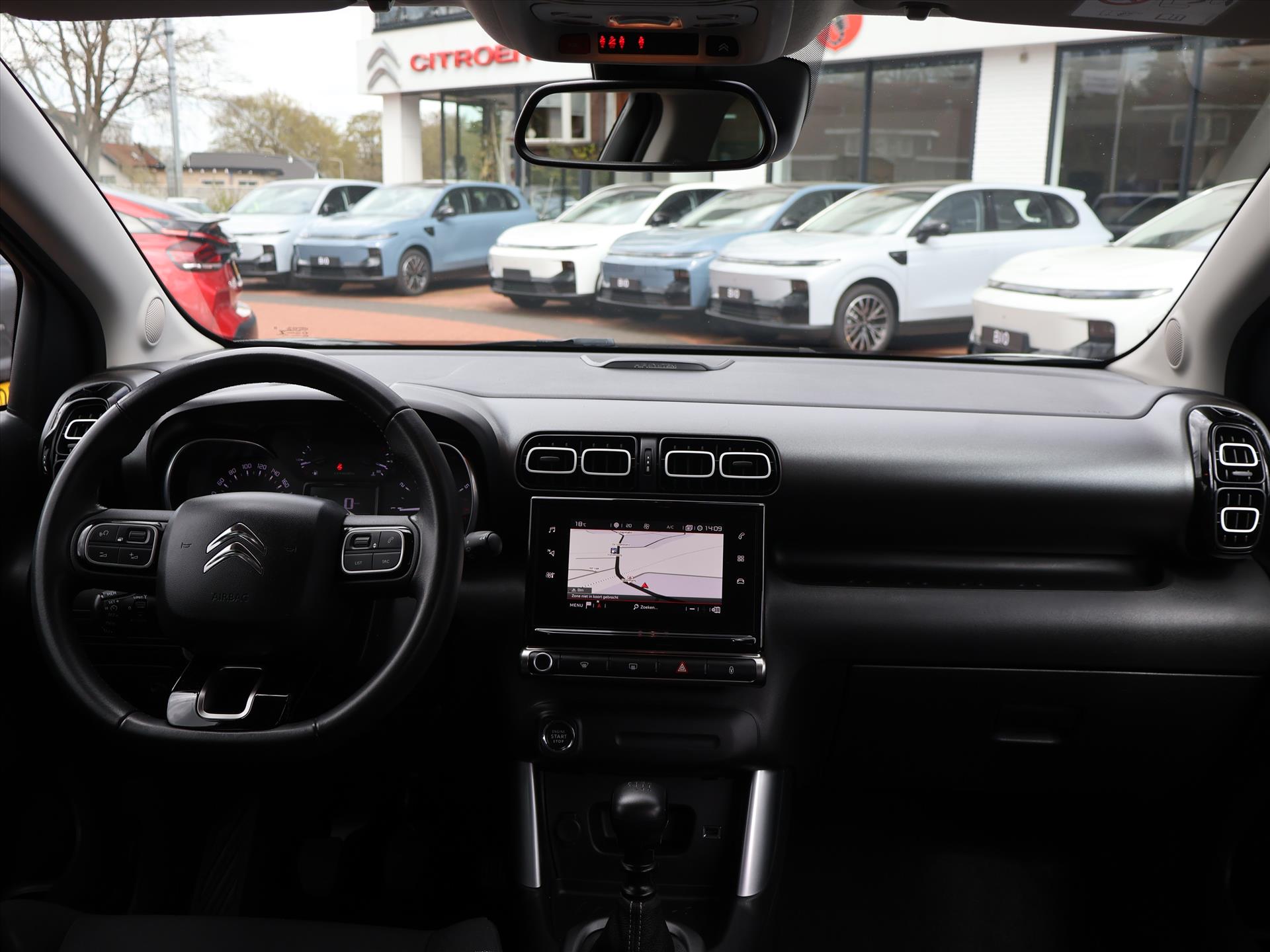 Citroën C3 Aircross PureTech 110PK S&S H6 Shine, Rijklaarprijs | Trekhaak | Navigatie | DAB+ | Two Tone | Trekhaak | 17 inch Lichtmetalen wielen - Afbeelding 5