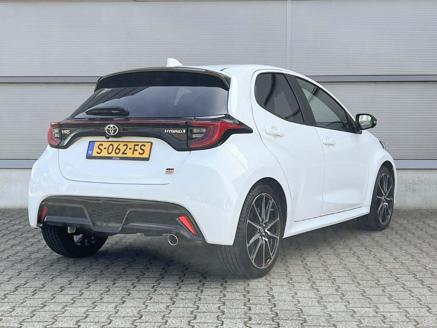 Toyota Yaris 1.5 Hybrid 115pk AUT GR Sport - Afbeelding 2