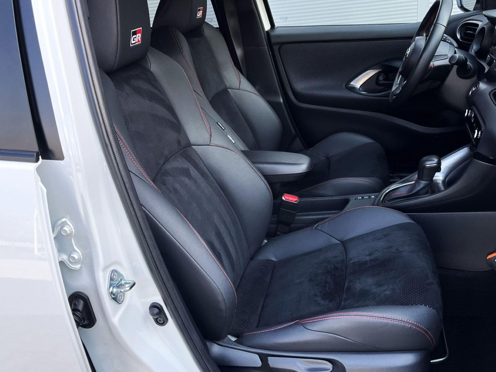 Toyota Yaris 1.5 Hybrid 115pk AUT GR Sport - Afbeelding 4