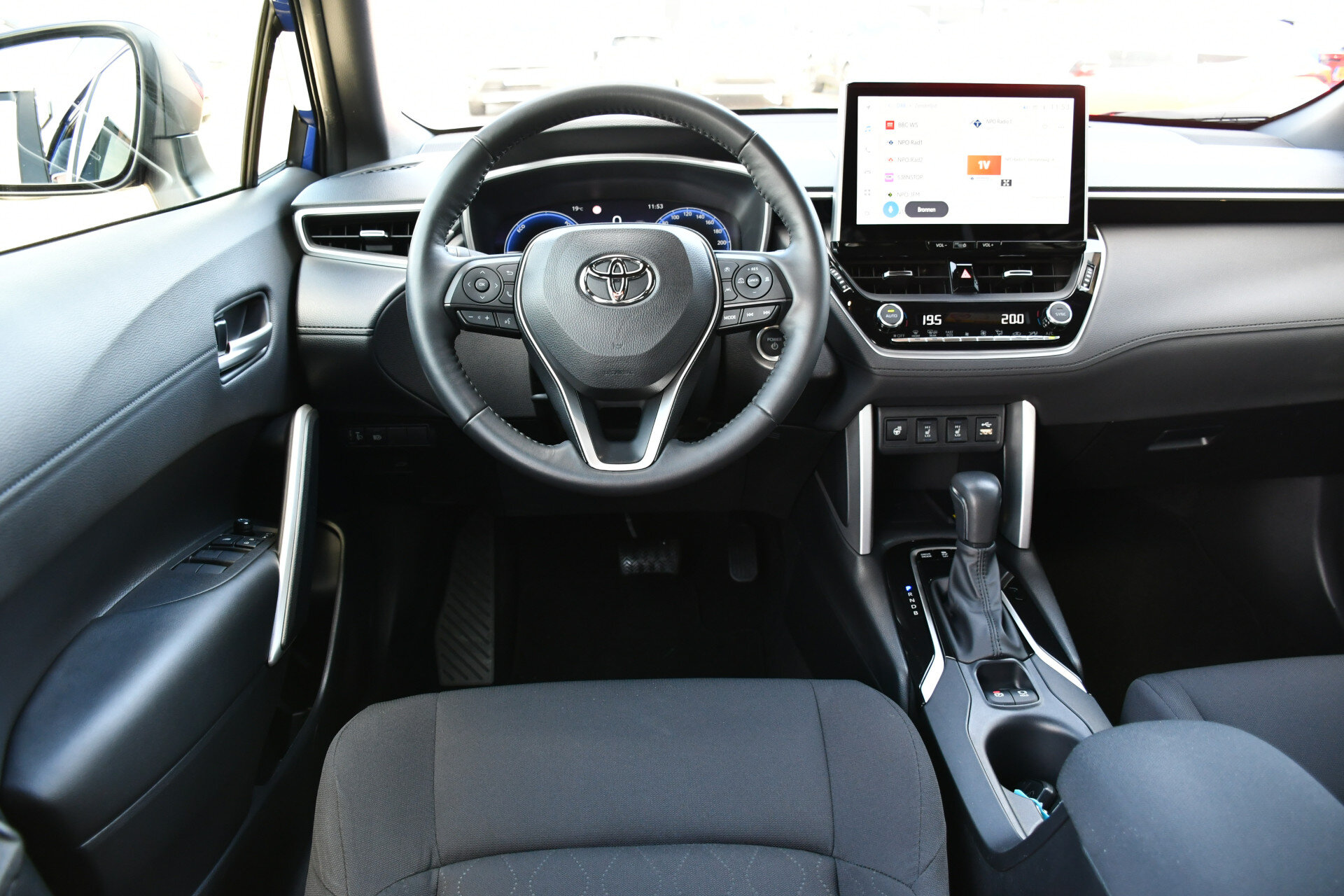 Toyota Corolla Cross Hybrid 200 Style Limited Automaat 197 pk - Afbeelding 2