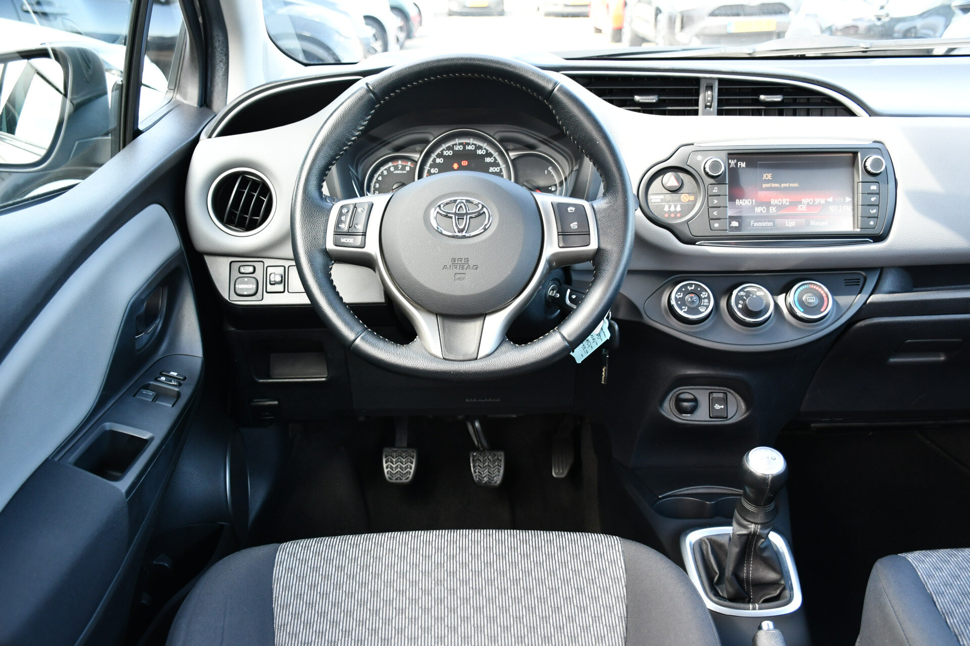Toyota Yaris 1.0 VVT-i Aspiration 5-deurs 69pk - Afbeelding 2