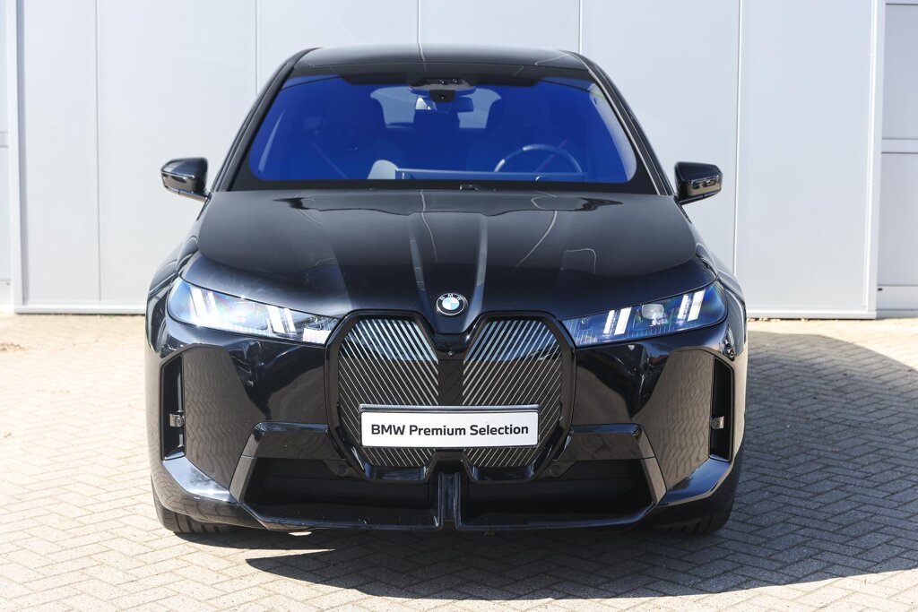 BMW iX 5