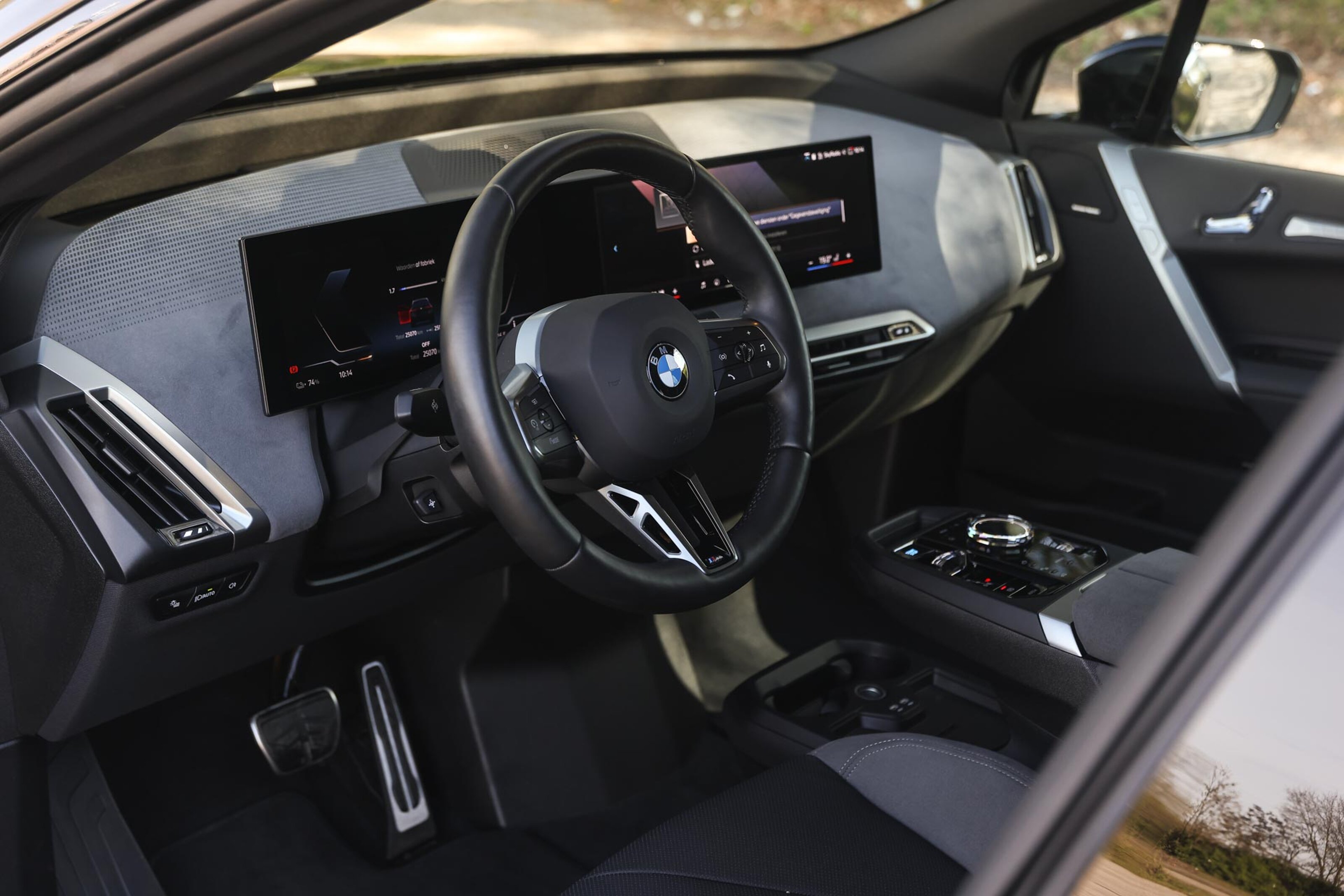 BMW iX 9