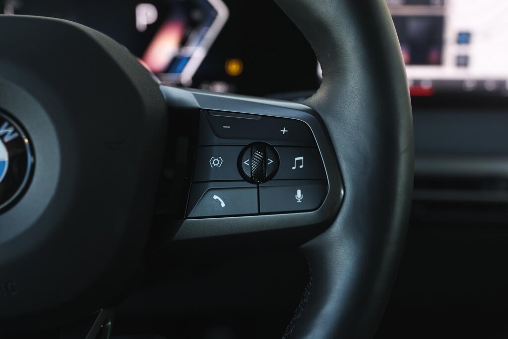 BMW iX 15