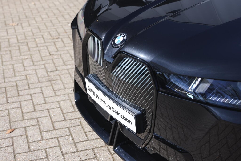 BMW iX 29