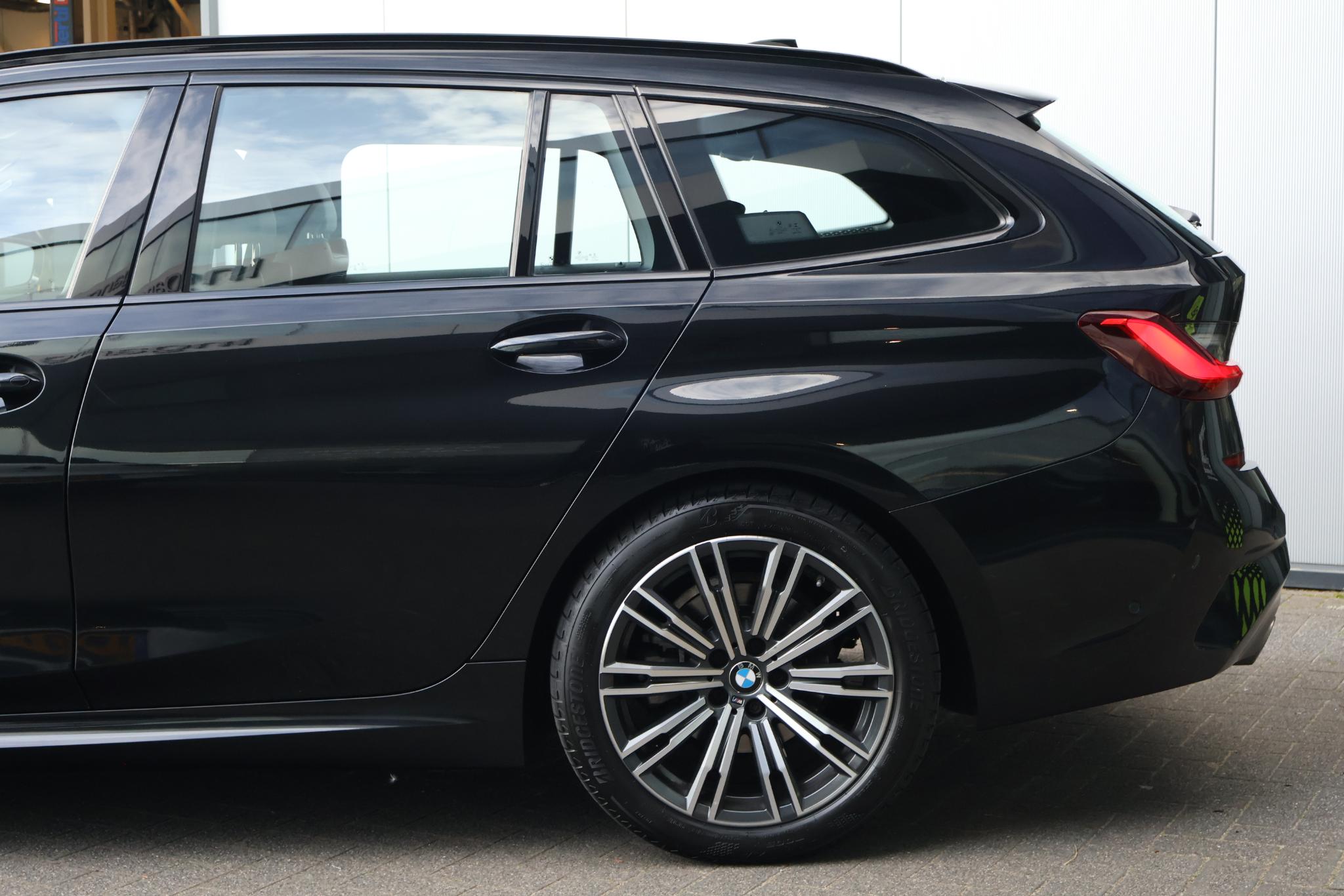 BMW 3 Serie Touring 320i Executive Edition - Afbeelding 5