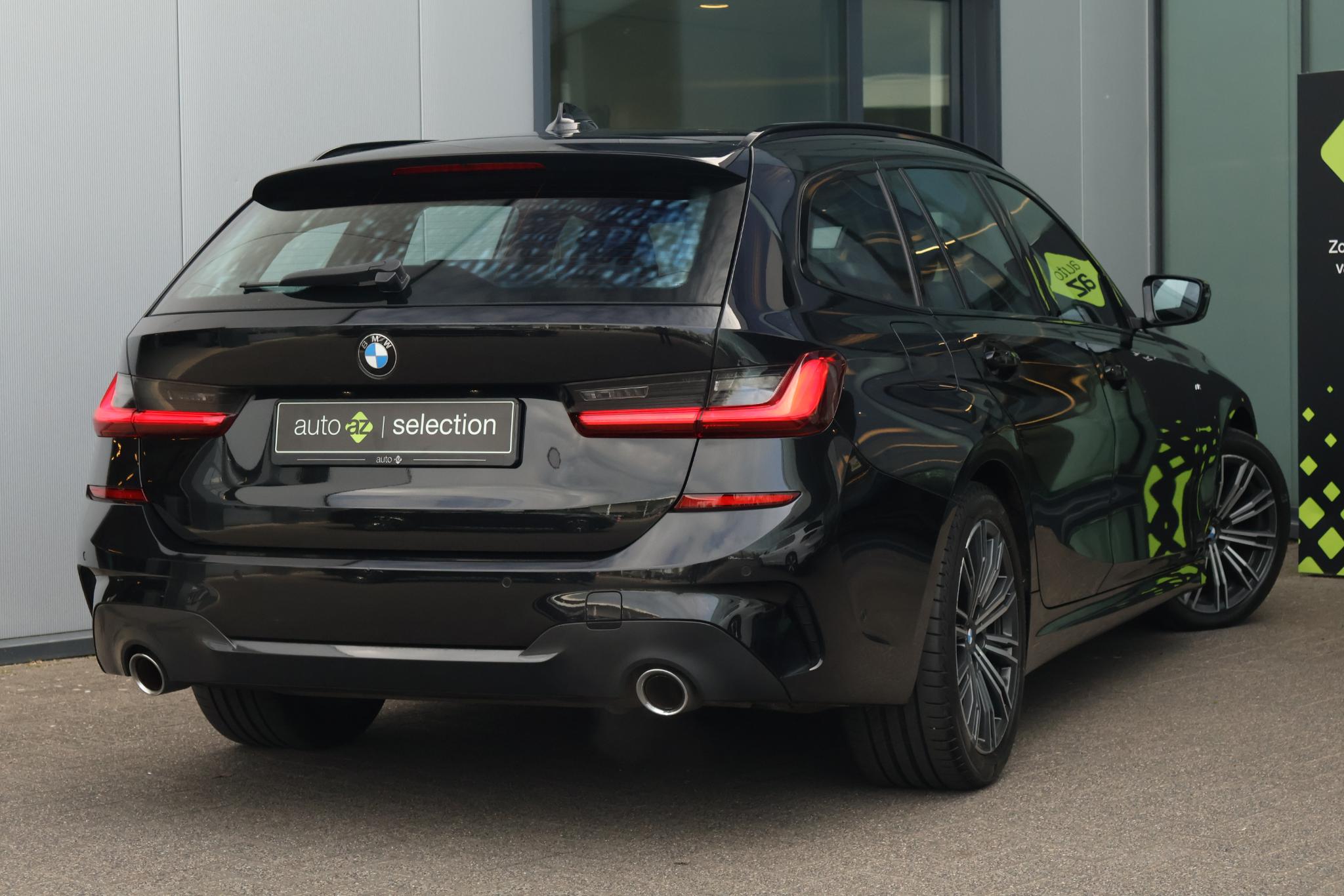 BMW 3 Serie Touring 320i Executive Edition - Bild 2