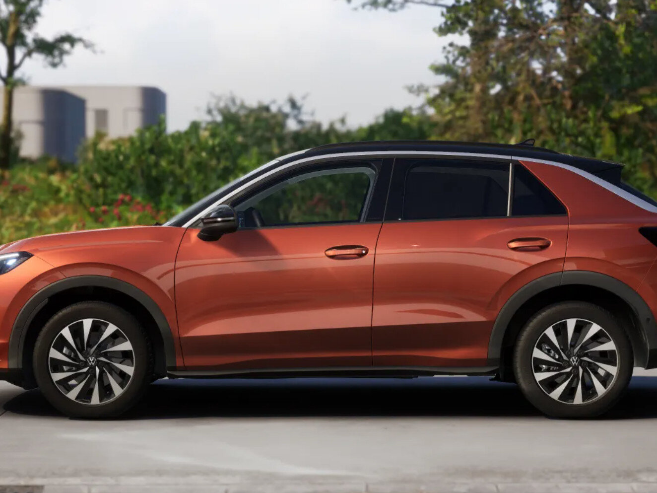 Volkswagen T-Roc Life First Edition 1.5 eTSI 85 kW / 116 PK SUV 7 v - Afbeelding 2