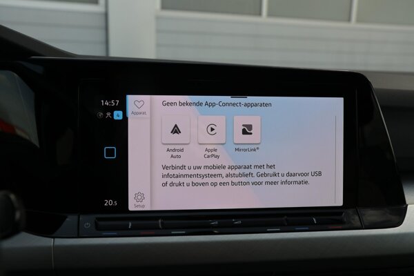 Apple Carplay/Android Auto Apple Carplay/Android Auto