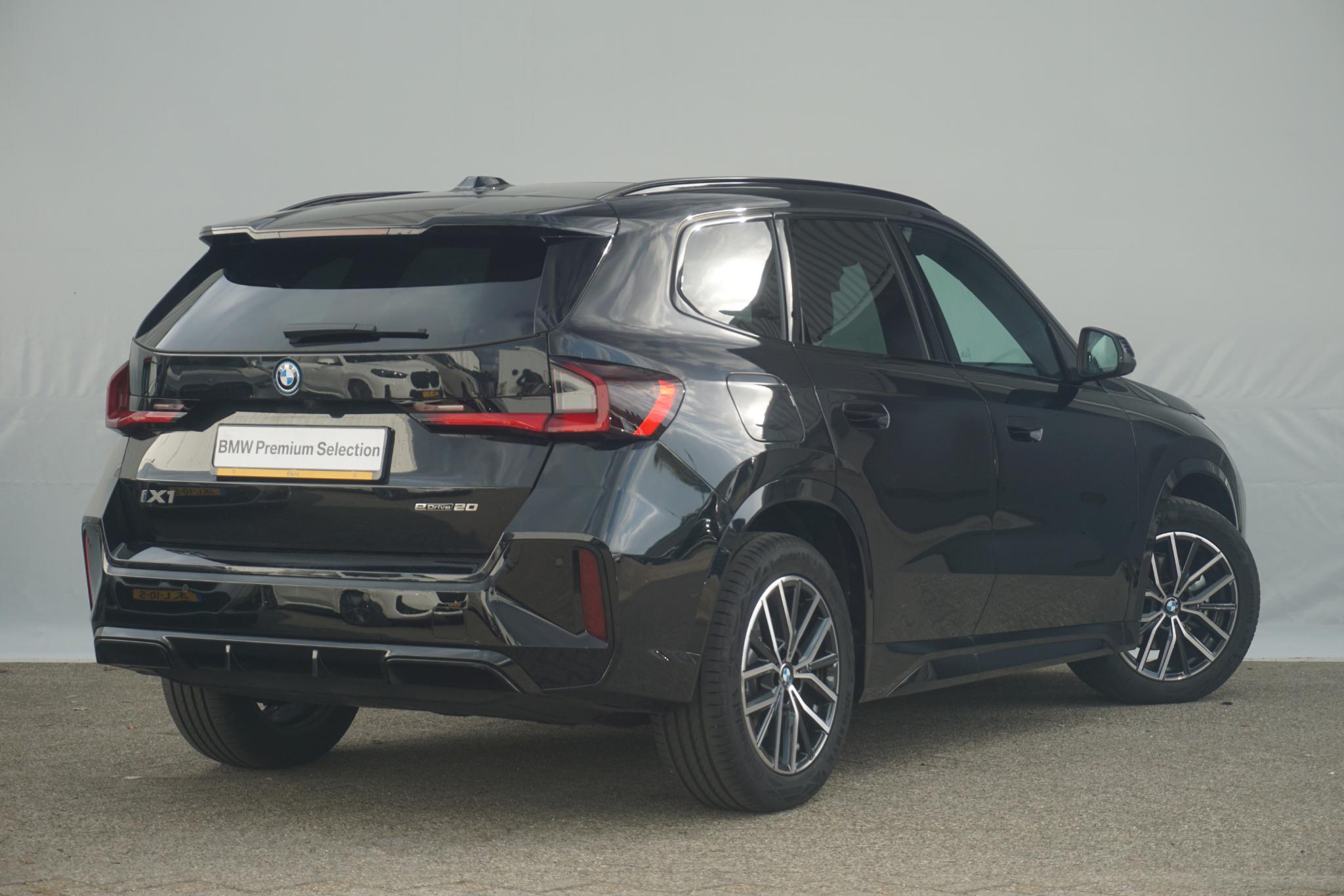 BMW iX1 eDrive20 - Afbeelding 2
