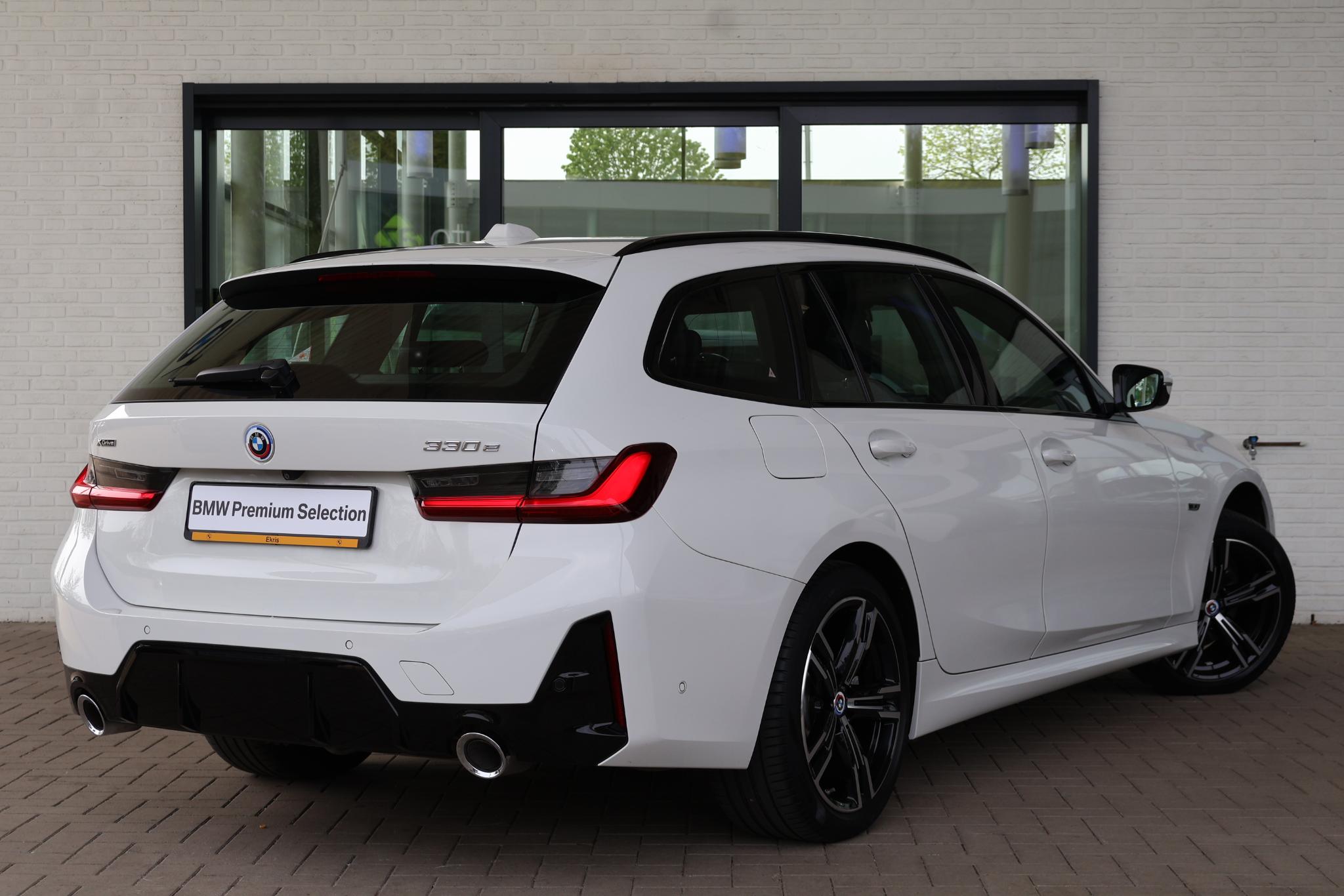 BMW 3 Serie Touring 330e xDrive - Afbeelding 2
